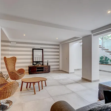 Villa Fabulous Contemporary 5 Bedroom With Private Heated Pool, Sleeps Max 13 Callao Salvaje