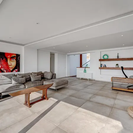 Villa Fabulous Contemporary 5 Bedroom With Private Heated Pool, Sleeps Max 13 Callao Salvaje