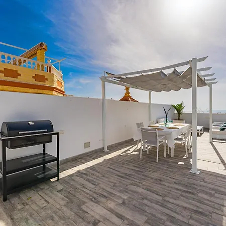 Villa Fabulous Contemporary 5 Bedroom With Private Heated Pool, Sleeps Max 13