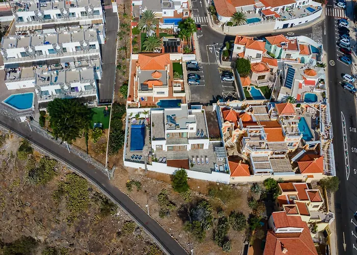 וילה Fabulous Contemporary 5 Bedroom With Private Heated Pool, Sleeps Max 13 *