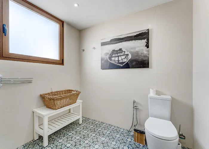 Fabulous Contemporary 5 Bedroom With Private Heated Pool, Sleeps Max 13 וילה *