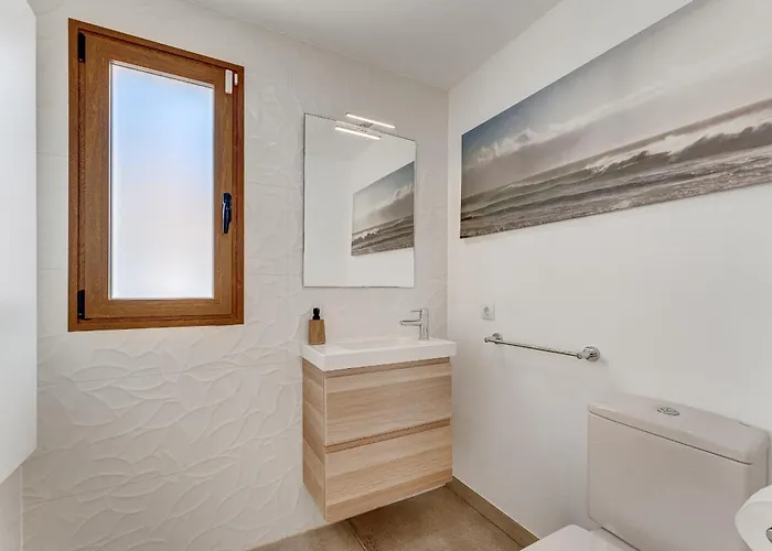 Fabulous Contemporary 5 Bedroom With Private Heated Pool, Sleeps Max 13 * קיאו סלבאחה