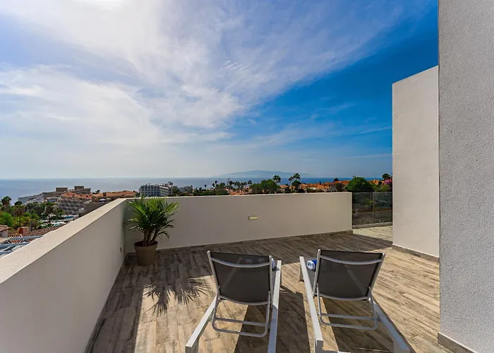 וילה Fabulous Contemporary 5 Bedroom With Private Heated Pool, Sleeps Max 13 *